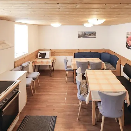 Semesterbostad Stunning In W/ Wifi And 4 Bedrooms Gargellen